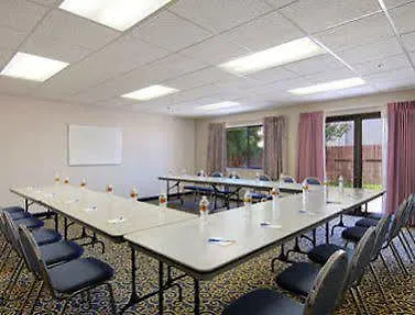 Days Inn & Suites By Wyndham Corpus Christi Central 